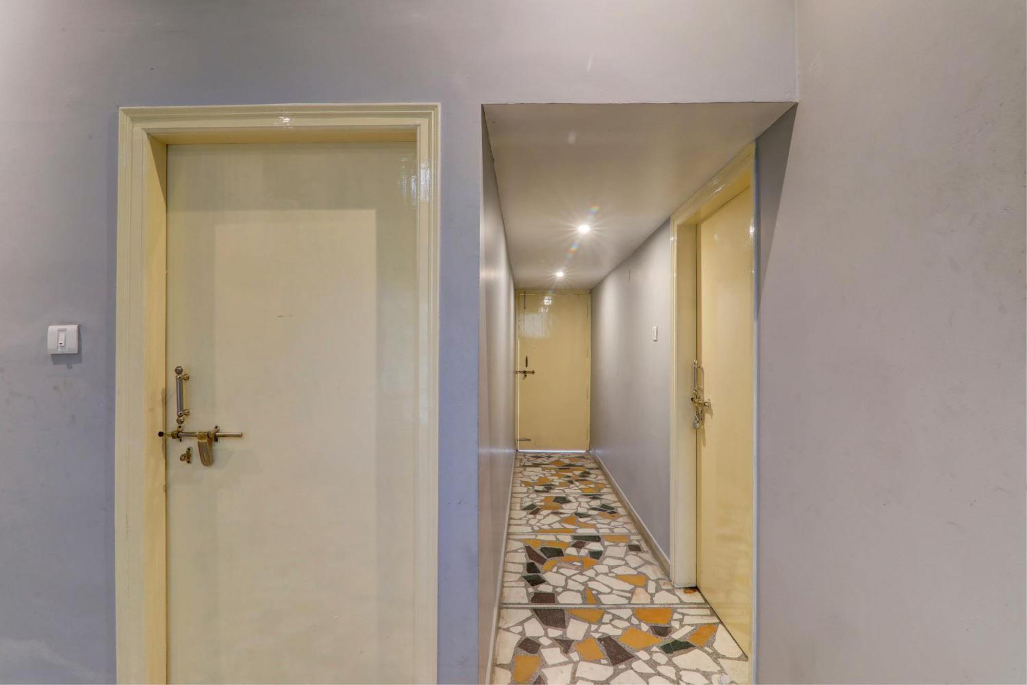 Hotel O Flagship Adbhut Moment Hotel Varanasi Exterior foto