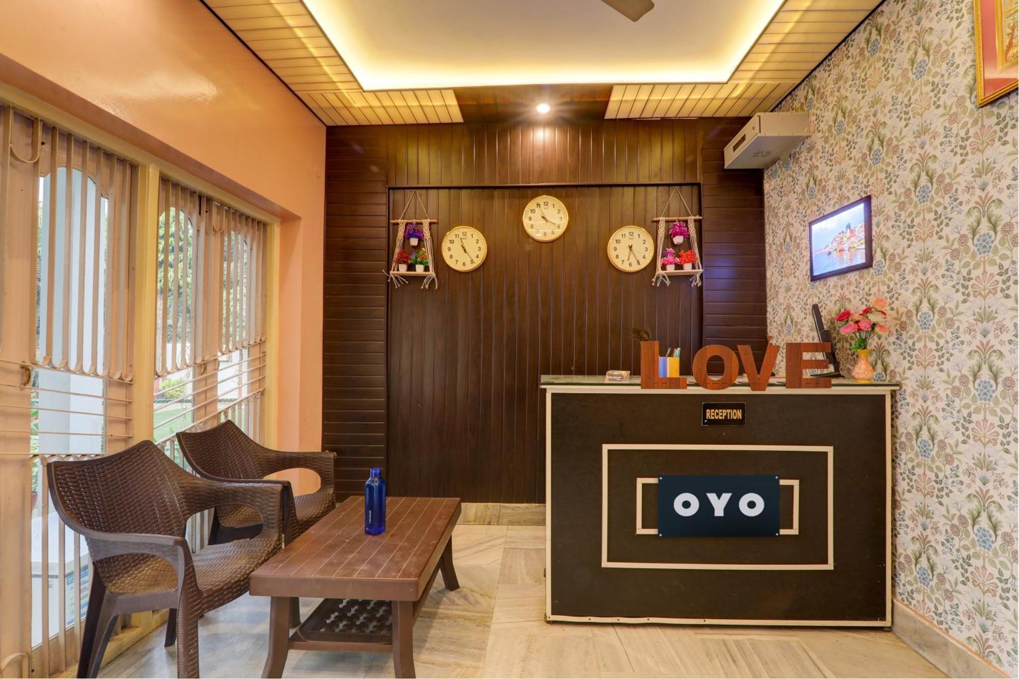 Hotel O Flagship Adbhut Moment Hotel Varanasi Exterior foto