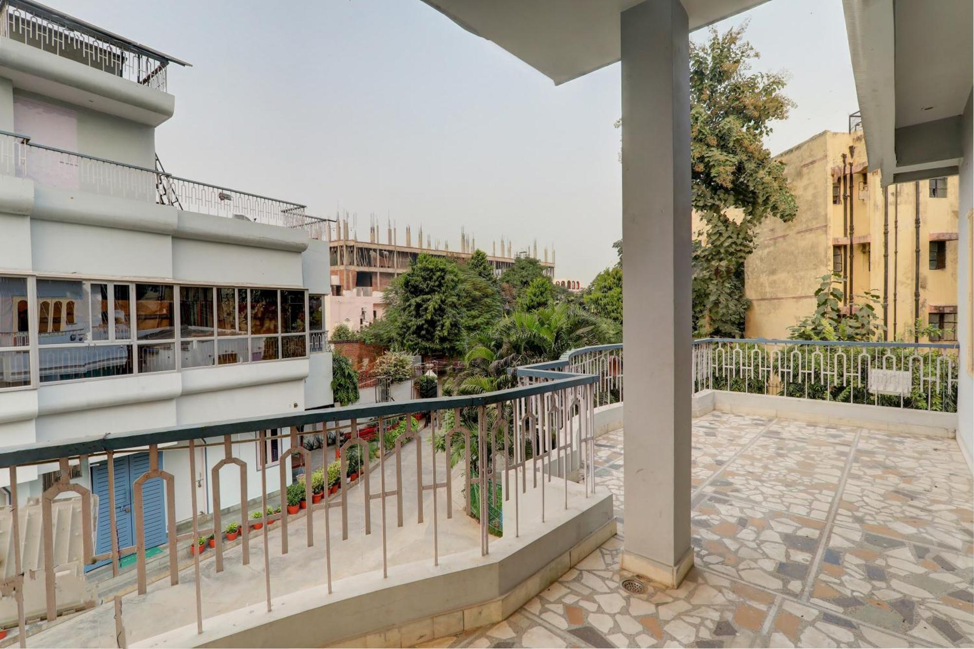Hotel O Flagship Adbhut Moment Hotel Varanasi Exterior foto