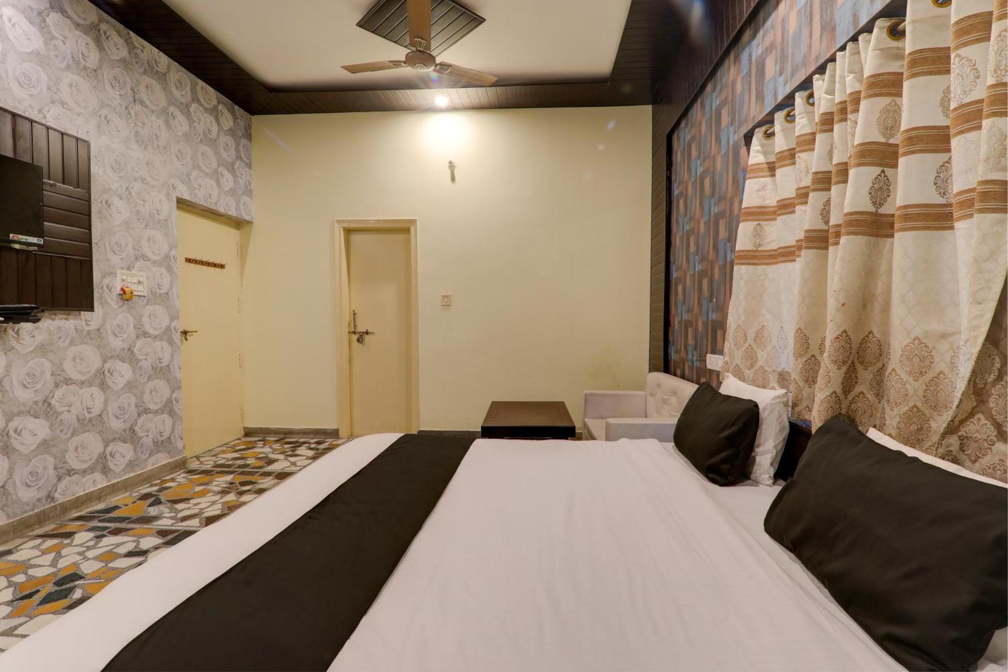Hotel O Flagship Adbhut Moment Hotel Varanasi Exterior foto